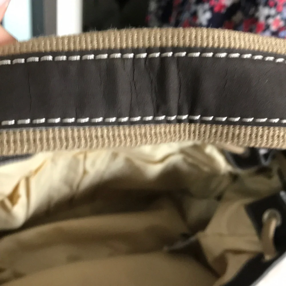 Sherpani Tan and Black Shoulder Bag - Picture 15 of 16